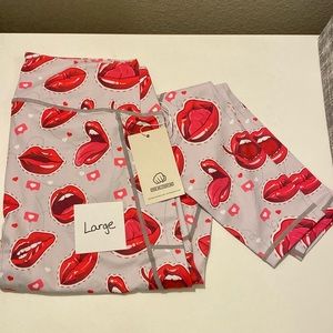 Feed Me Fight Me - FMFM - Large leggings - New